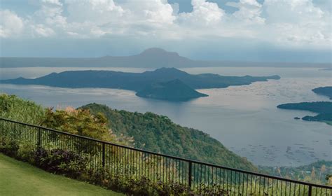 tagaytay hotel overlooking taal lake|tagaytay hotel near taal lake.